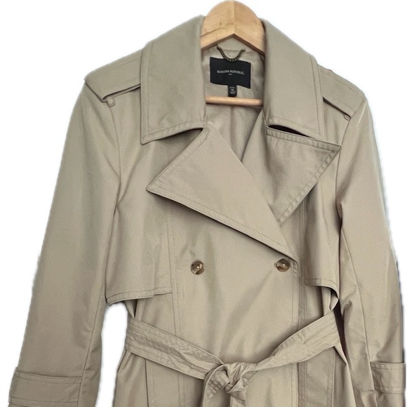 Classic look Banana Republic trench coat Size MPetite - Picture 2 of 11